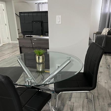 Cozy Modern And Lavish 1 Bedroom Basement Suite Winnipeg Eksteriør billede