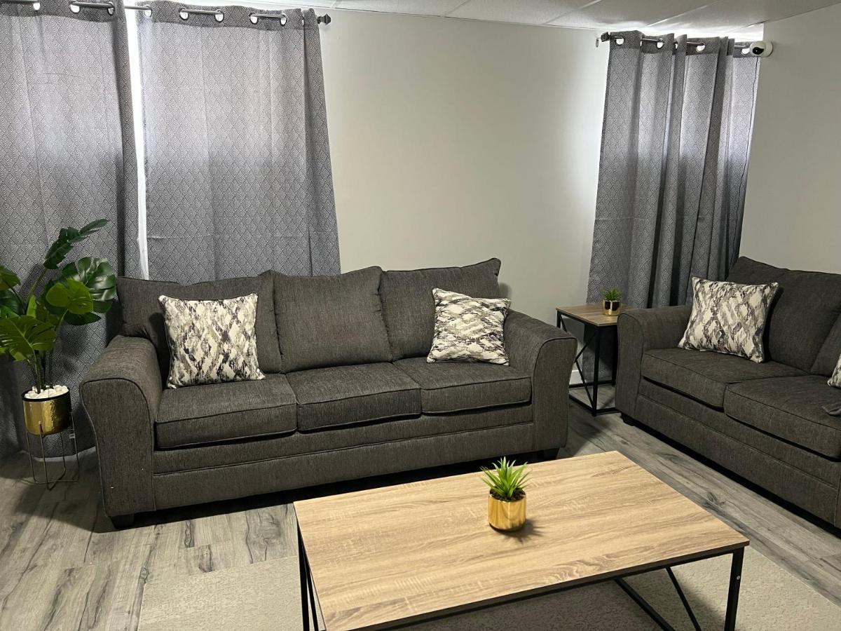 Cozy Modern And Lavish 1 Bedroom Basement Suite Winnipeg Eksteriør billede