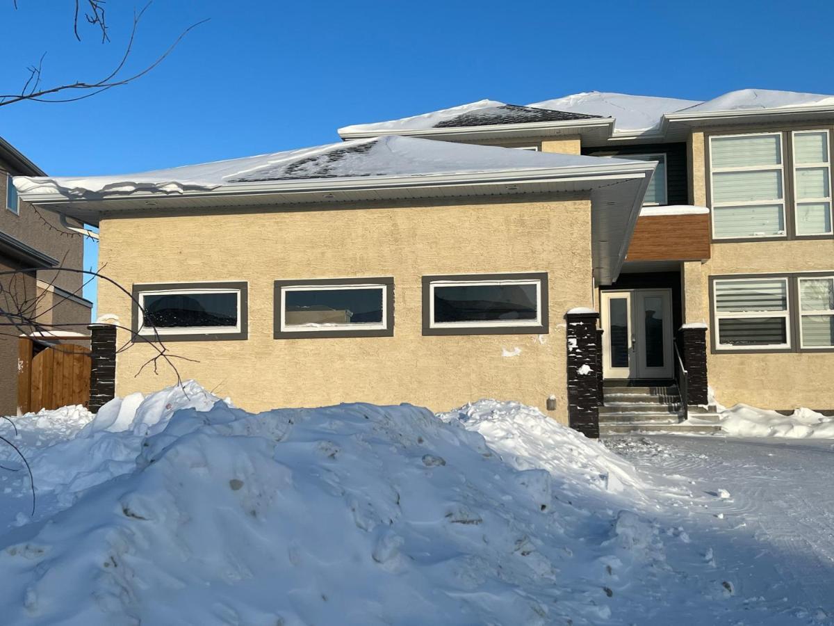 Cozy Modern And Lavish 1 Bedroom Basement Suite Winnipeg Eksteriør billede